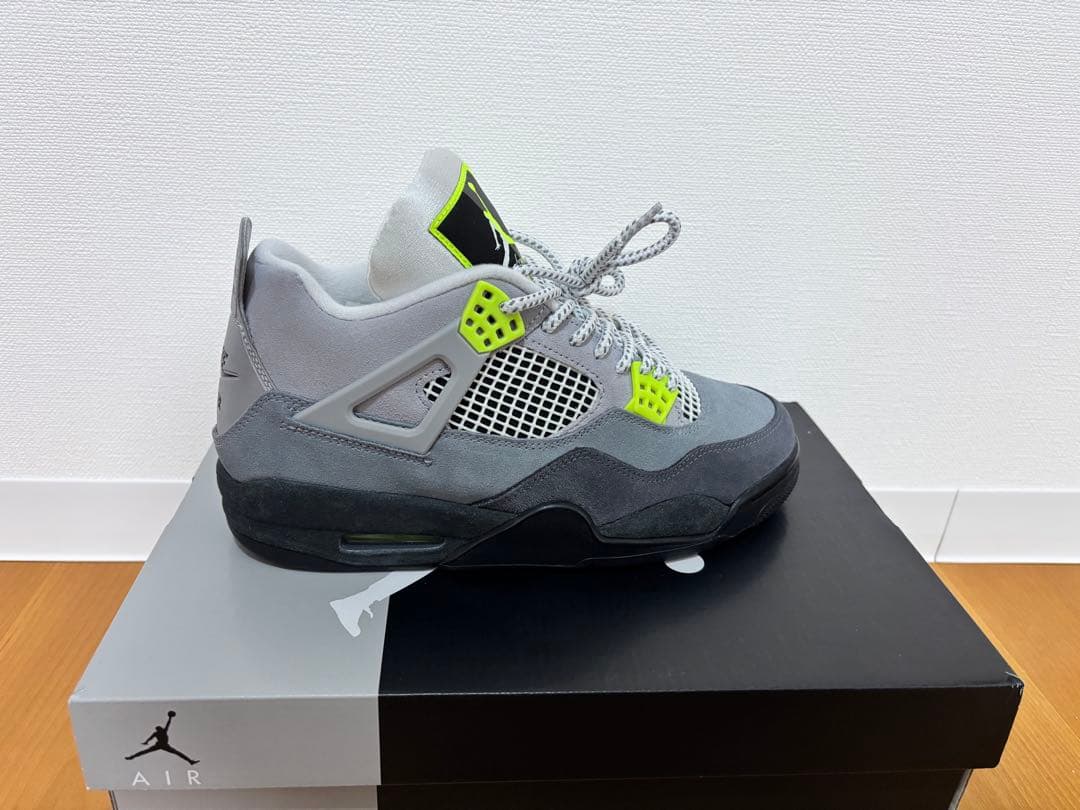 靴 Nike Air Jordan 4 Retro Se \"Neon\"