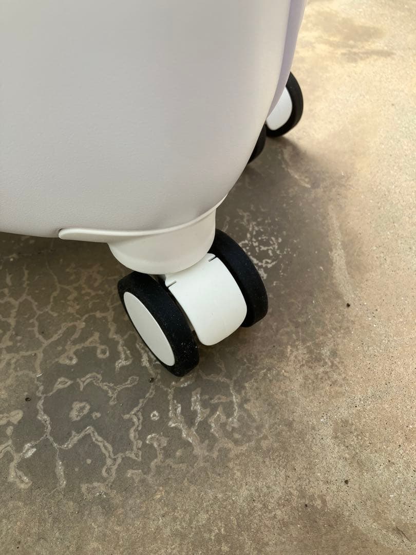 ⭐︎値下げ中【新品】AWWホワイトキャリーケース 2〜3泊用