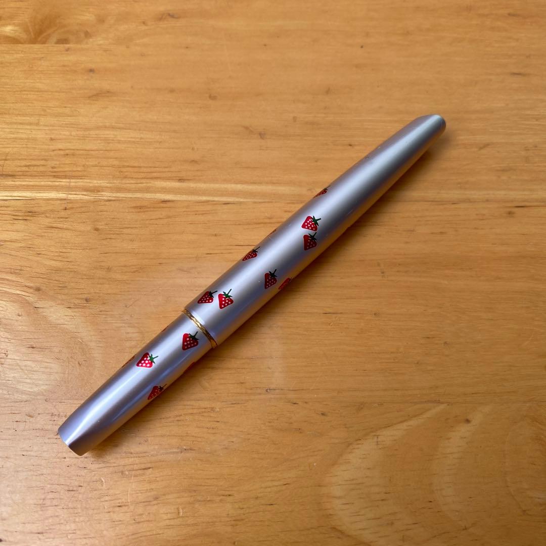 ポ*！様 美品　プラチナ　ポケット　イチゴ柄　万年筆　14k 細字 Platin