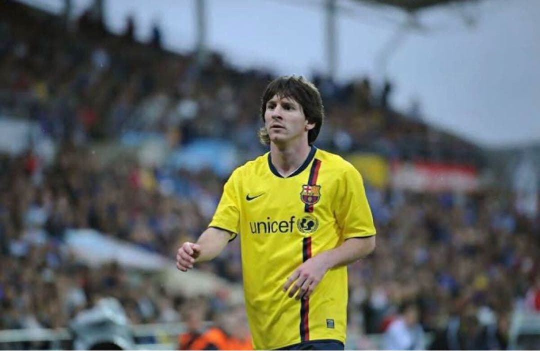 正規品　FCバルセロナ メッシ 10番 ユニフォーム　イニエスタのサイン付き