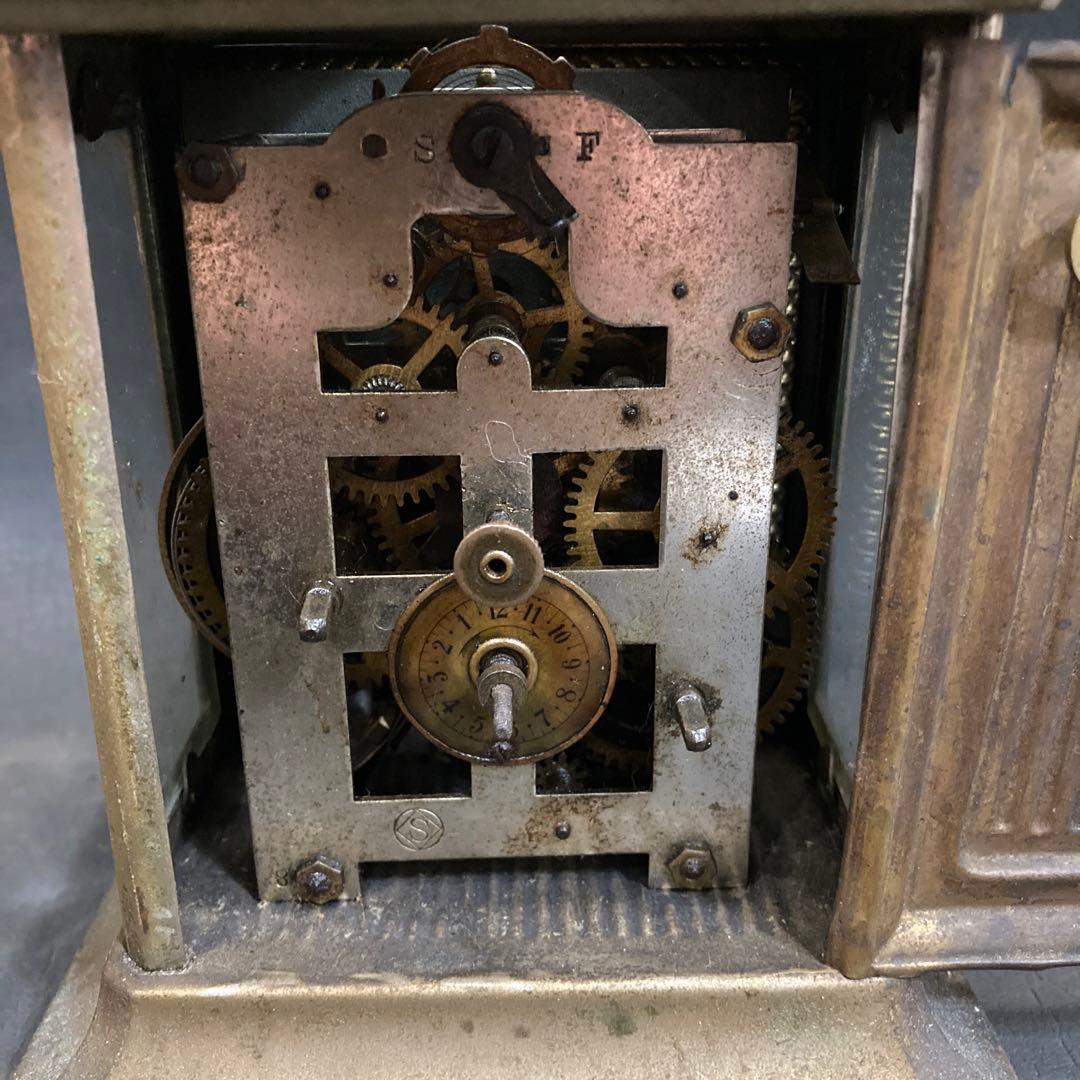 古い時計　ゼンマイ式