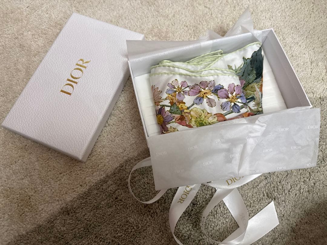 Christian Dior 花柄スカーフ