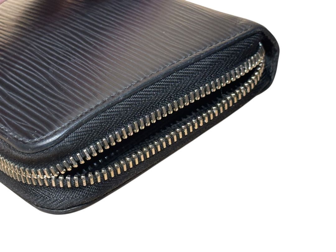 ルイヴィトン ジッピー ウォレット