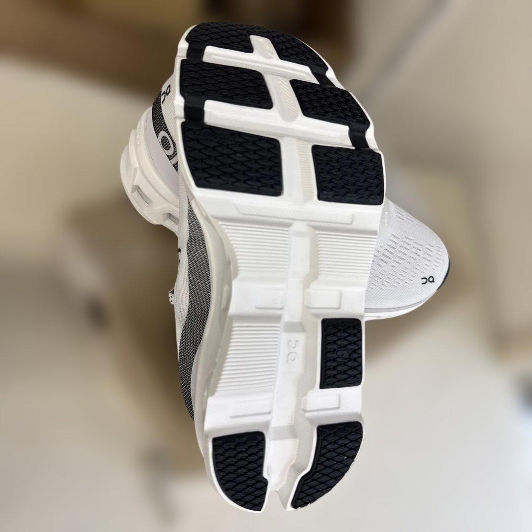 新品 On Cloudmonster 2 23.5cm レディース 正規品