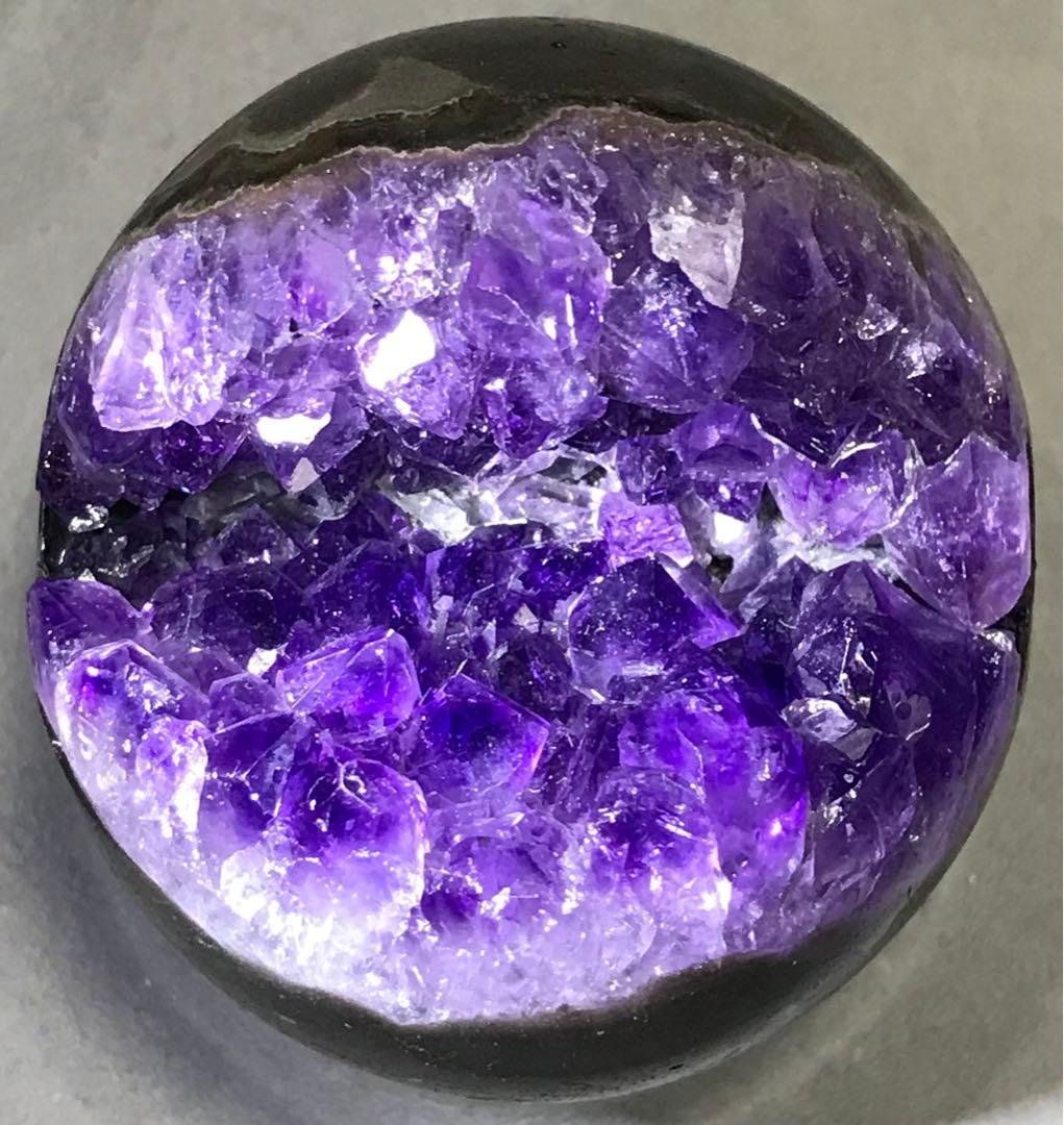 美品　ウルグアイ産　アメジスト　笑口　ドーム　約５８mm