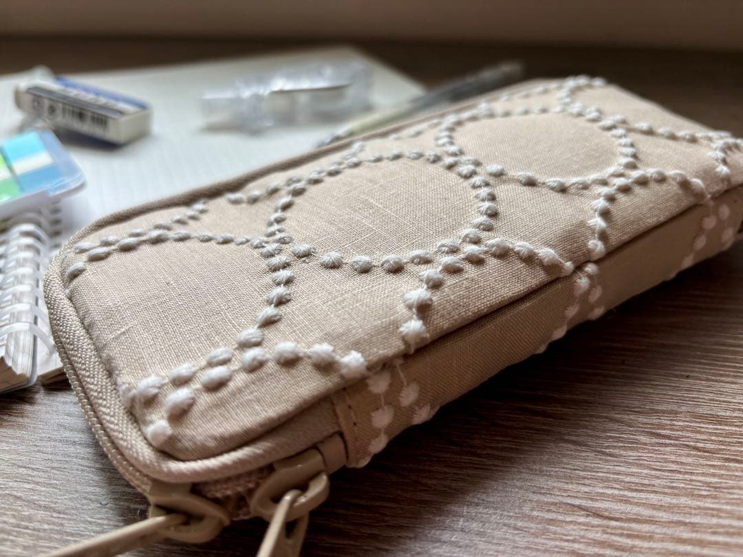 banana【キーポーチ／ペンケース】ミナペルホネン タンバリン