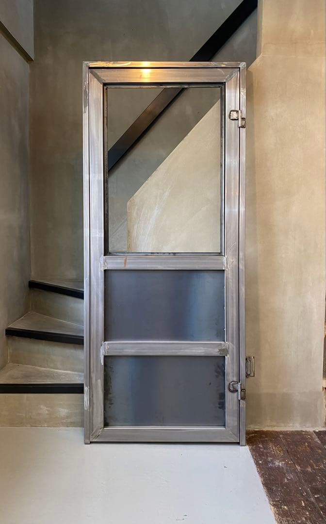 貴重　特別価格　鉄扉　アイアンドア　インダストリアル　防犯　扉　外枠付き