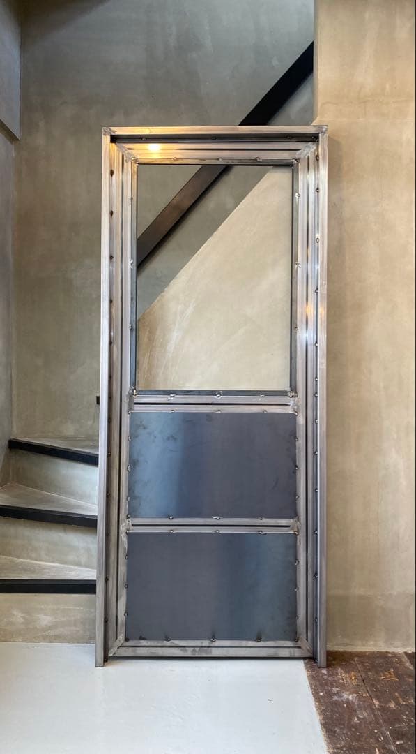 貴重　特別価格　鉄扉　アイアンドア　インダストリアル　防犯　扉　外枠付き