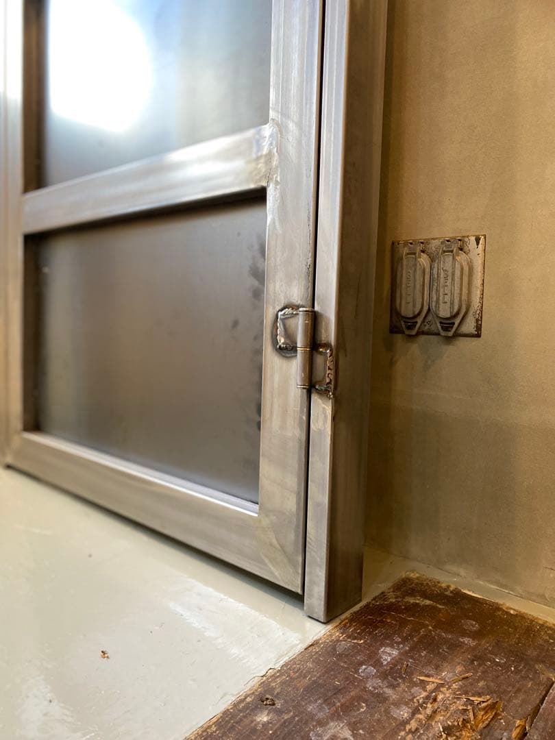 貴重　特別価格　鉄扉　アイアンドア　インダストリアル　防犯　扉　外枠付き