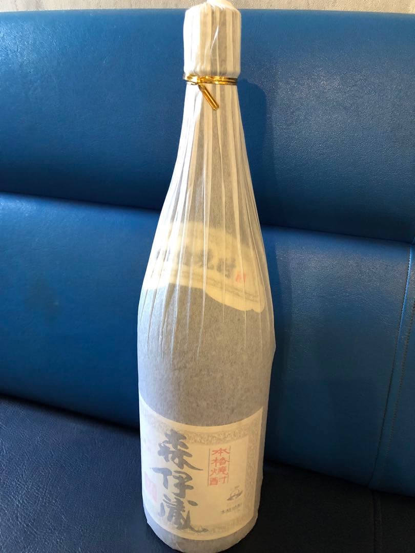 森伊蔵 焼酎 伝統的な和風デザイン　一升1800