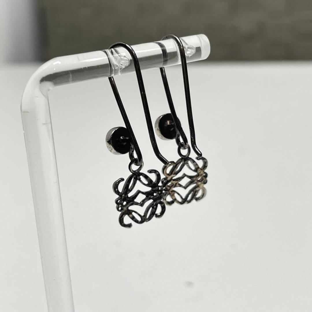 神*子様 LOEWE ピアス　アナグラム