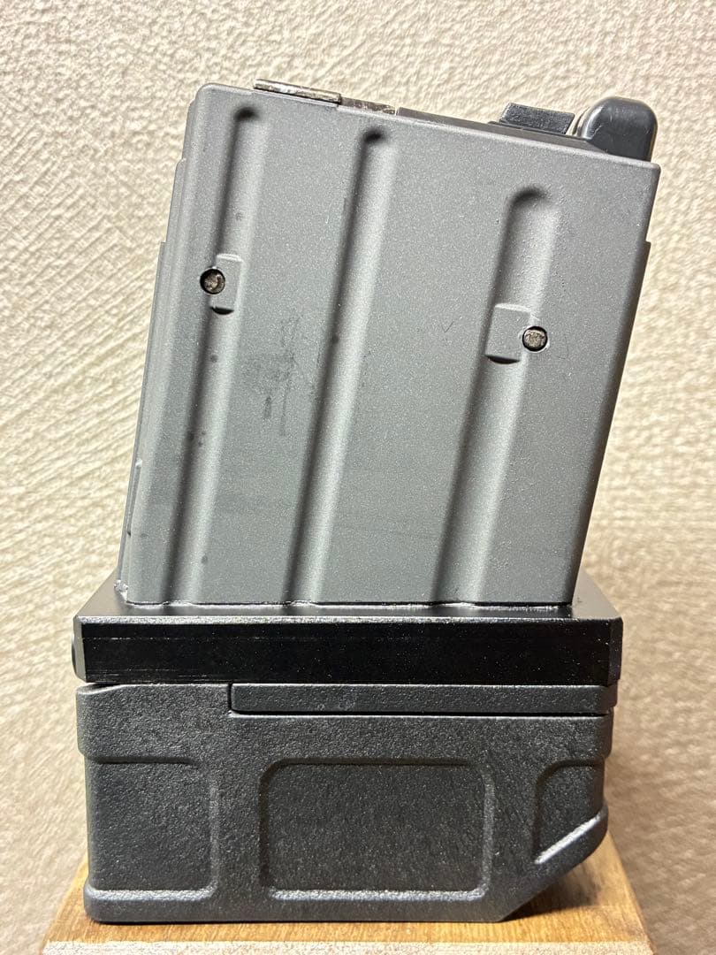 R8-01 東京マルイ GBB M4 マガジンアダプター 外部ソース仕様