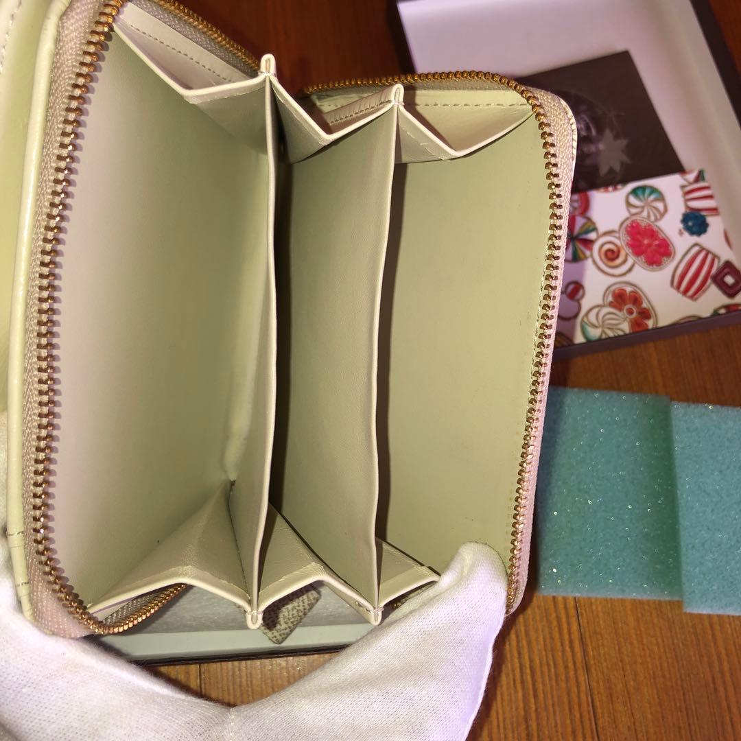 文庫屋大関 ぐるっとファスナーのお財布 いちご柄