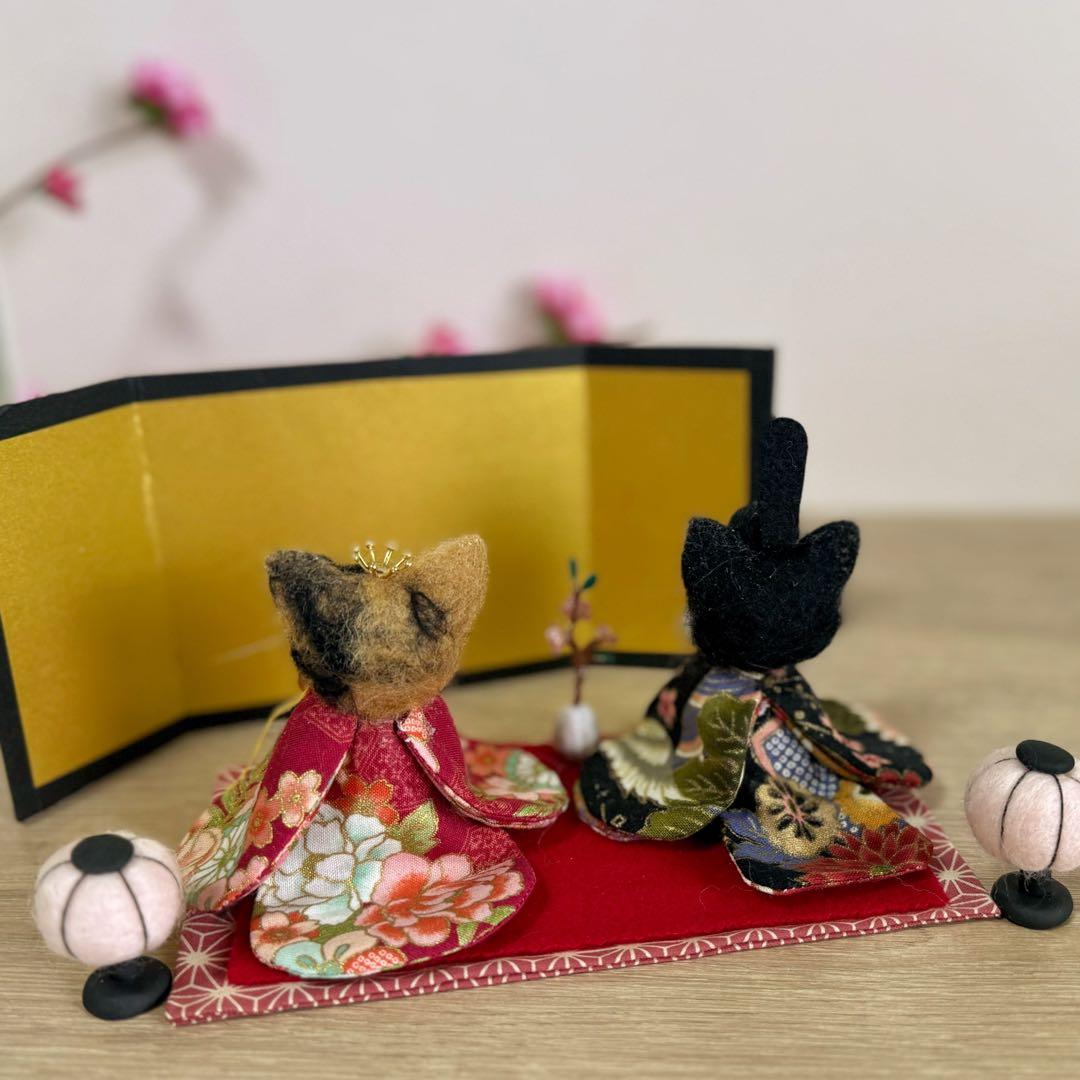 三毛と白黒猫の羊毛フェルトお雛様