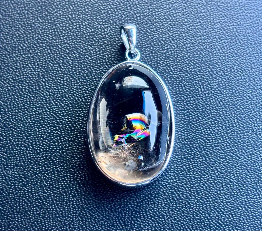 究極品質　永遠の愛を願う水晶の究極形態　虹のスモーキーマスターウラルレムリアン