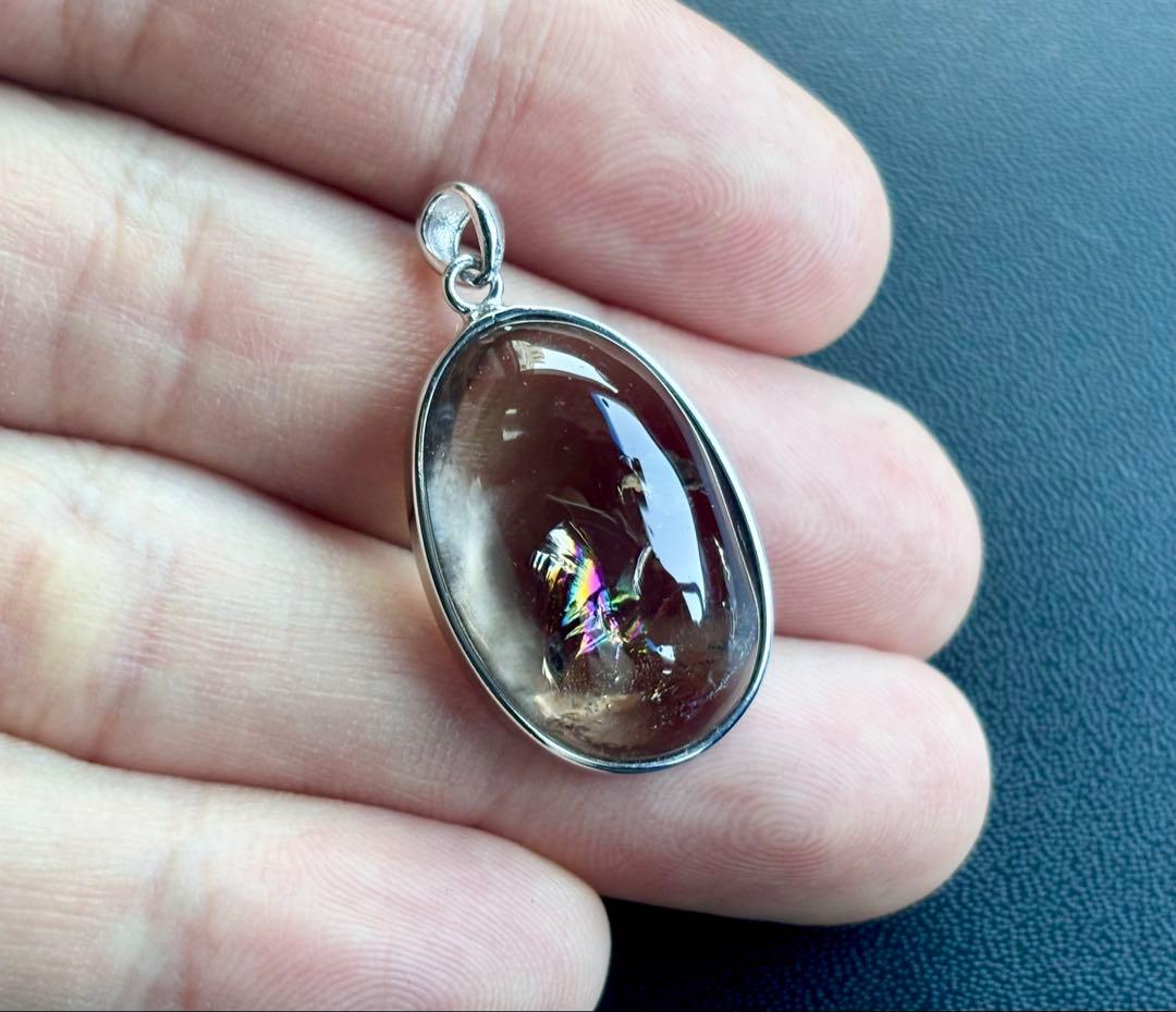 究極品質　永遠の愛を願う水晶の究極形態　虹のスモーキーマスターウラルレムリアン