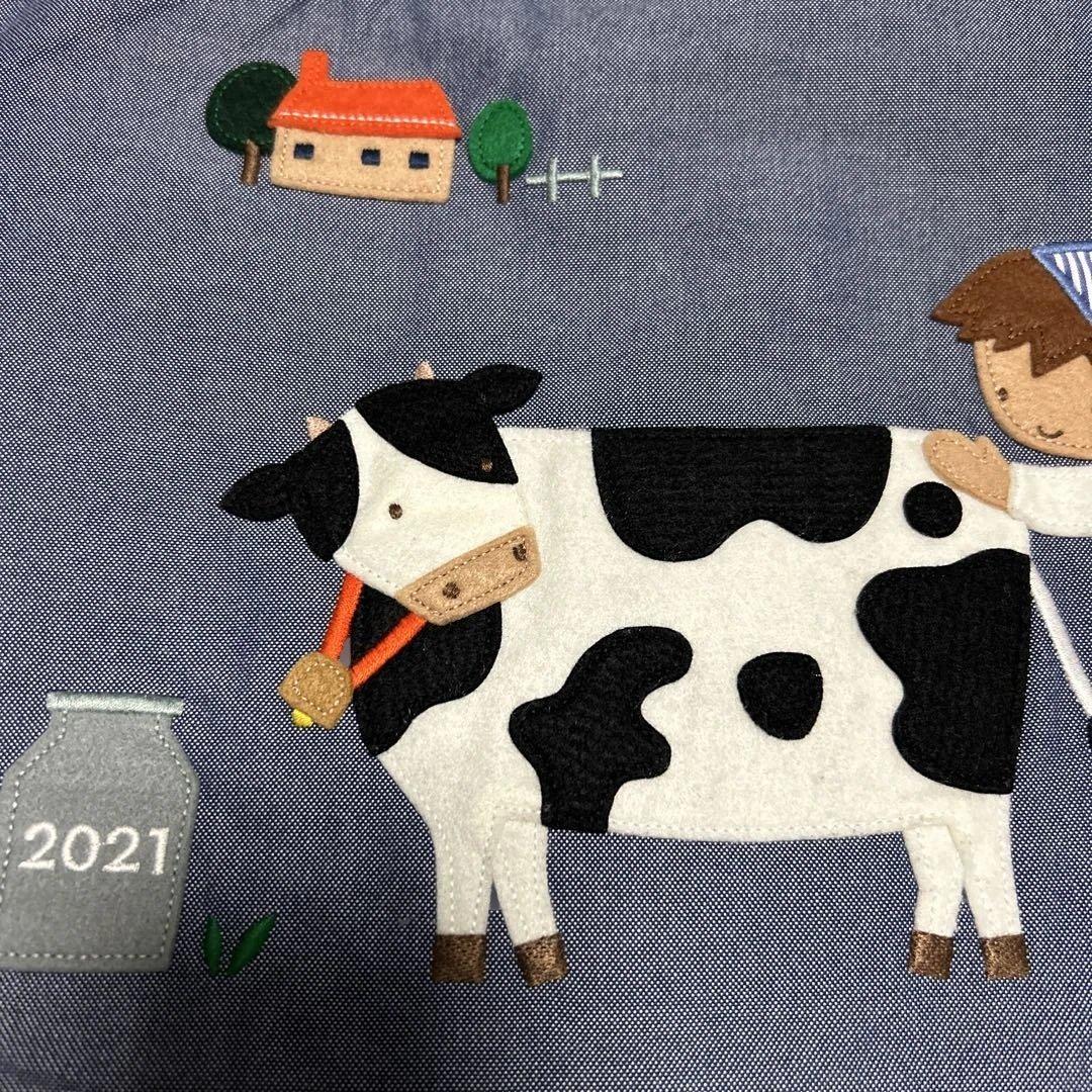 ファミリア　デニムバッグ　うし