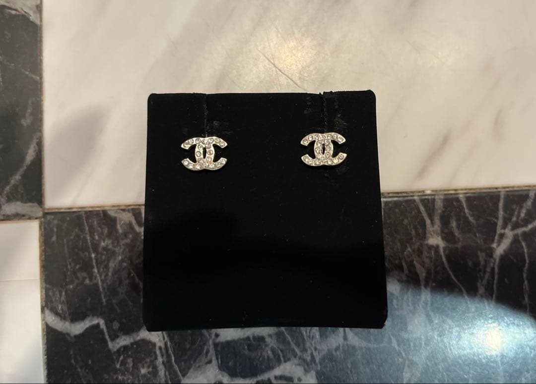 シャネル　CCロゴ　ピアス　ミニサイズ　美品
