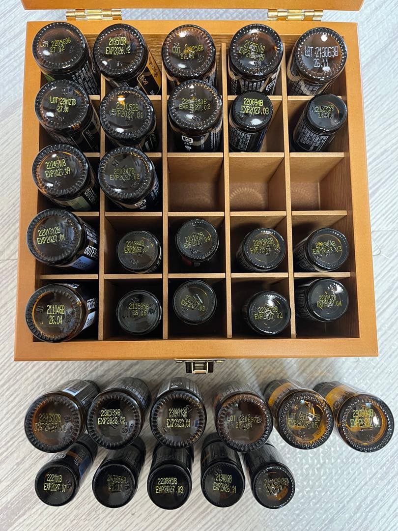 doTERRA エッセンシャルオイル 木箱