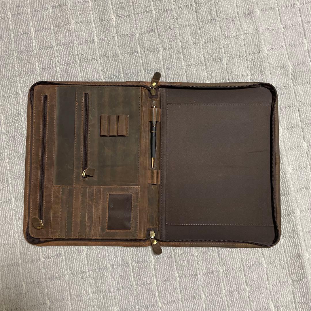 新品未使用品！本革製レザーパッドフォリオ　ラウンドファスナー　A4 ギフトペン付