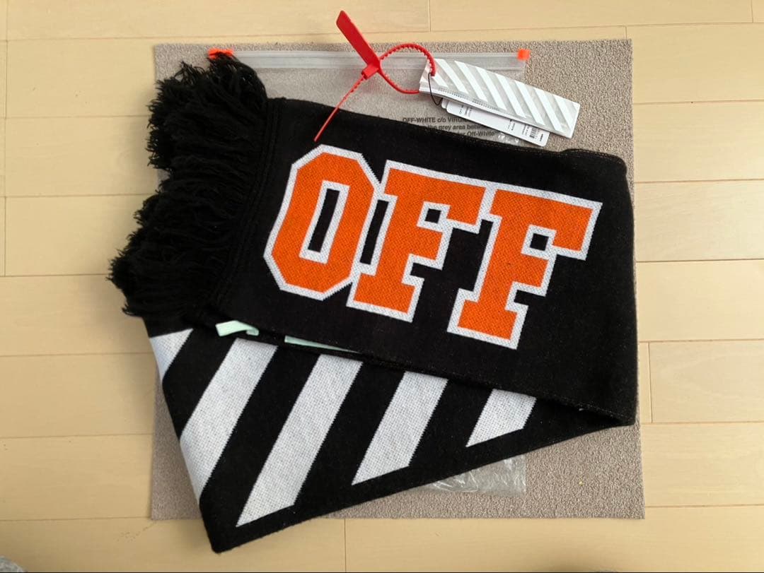 Off White マフラー