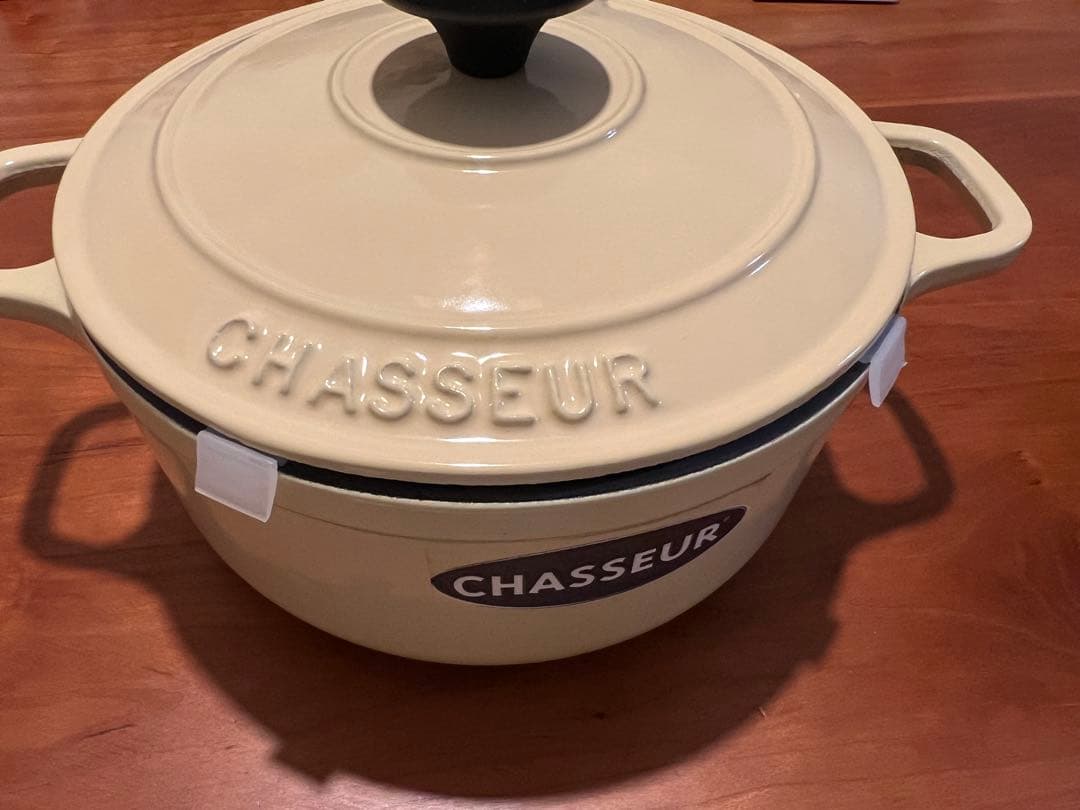 シャスール　ココットロンド　18センチ　クリーム