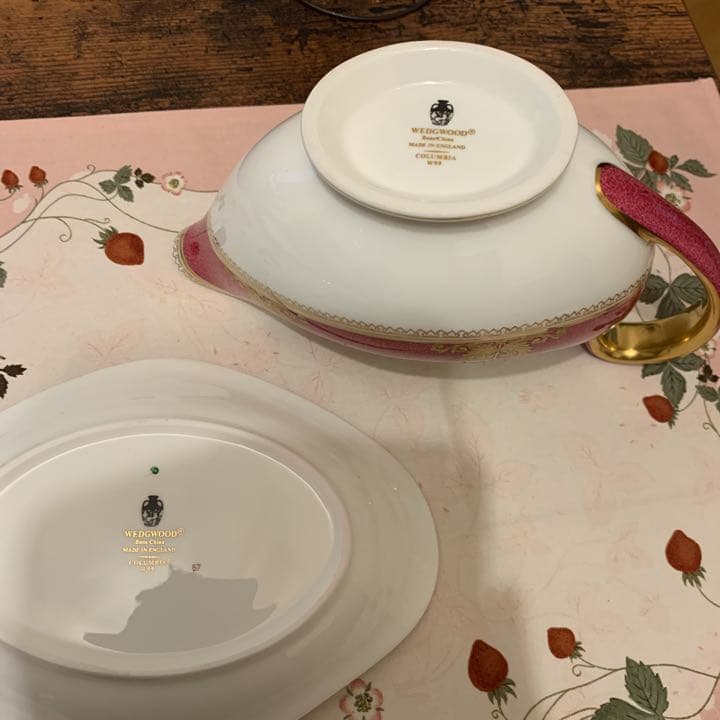 ウェッジウッド コロンビア　パウダールビー　ソースボード