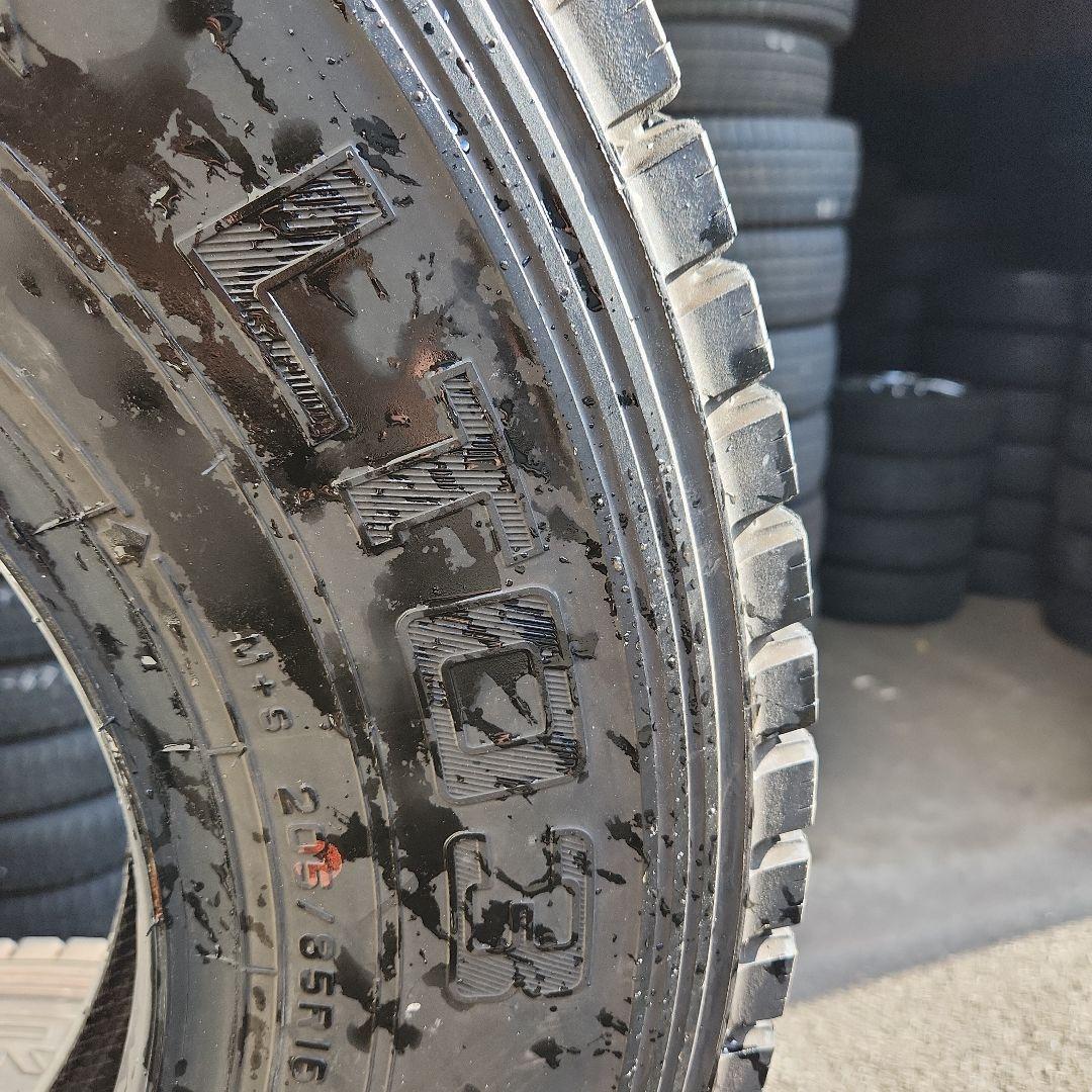 205/85R16　117/115 スタッドレス 6本セット　19年製