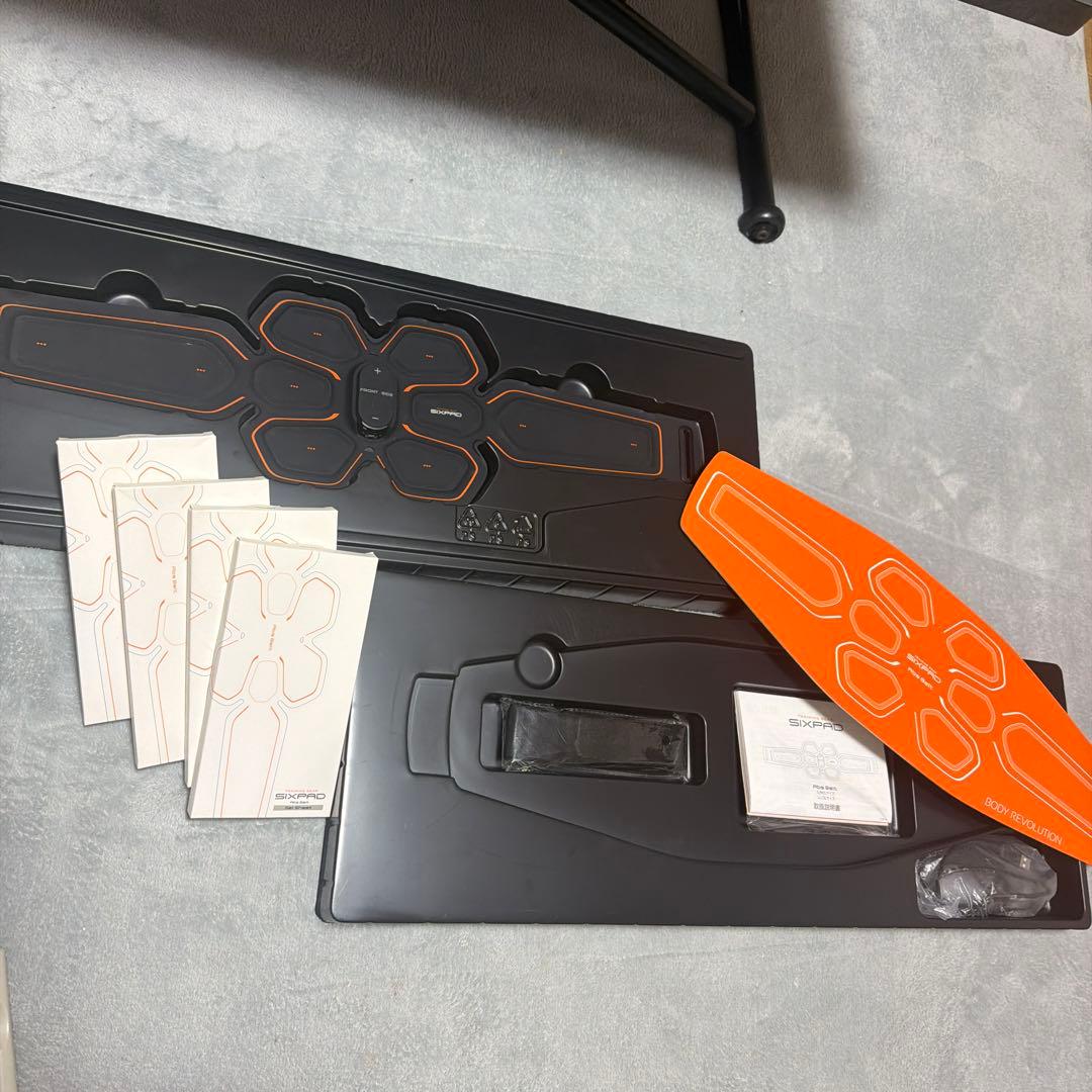 【動作確認済】シックスパッド 本体 ジェルシート6枚×4 充電コード・説明書付き
