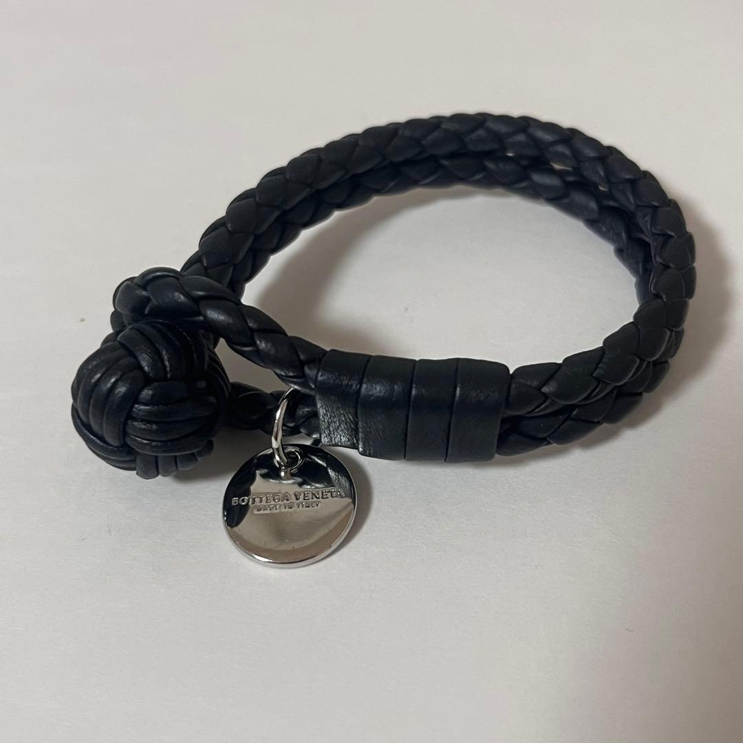 Bottega Veneta ブラックレザーブレスレット