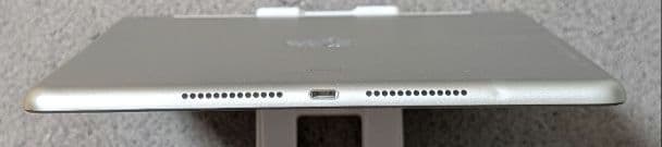 iPad第7世代 32GB シルバーSIMフリーモデル