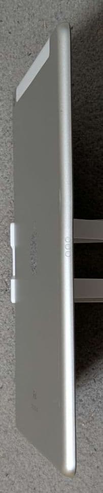 iPad第7世代 32GB シルバーSIMフリーモデル