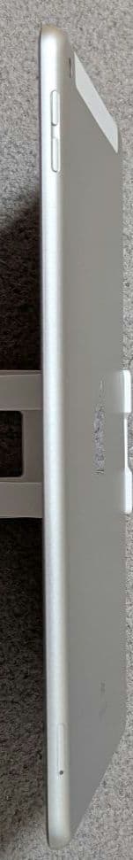 iPad第7世代 32GB シルバーSIMフリーモデル