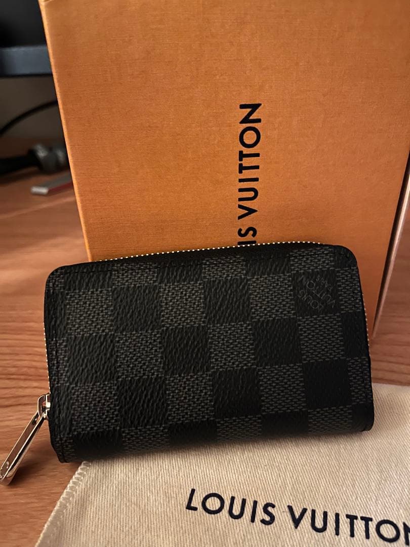 【超美品】ルイヴィトン　ダミエ グラフィット ジッピーパース ケース