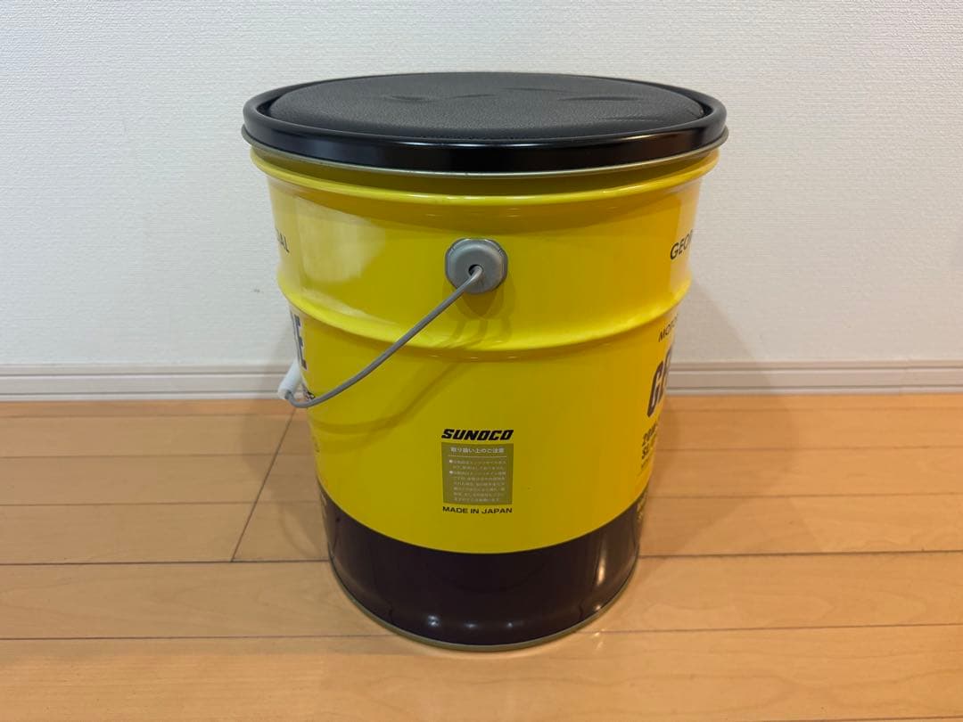 世田谷ベース正式装備品ペール缶スツール