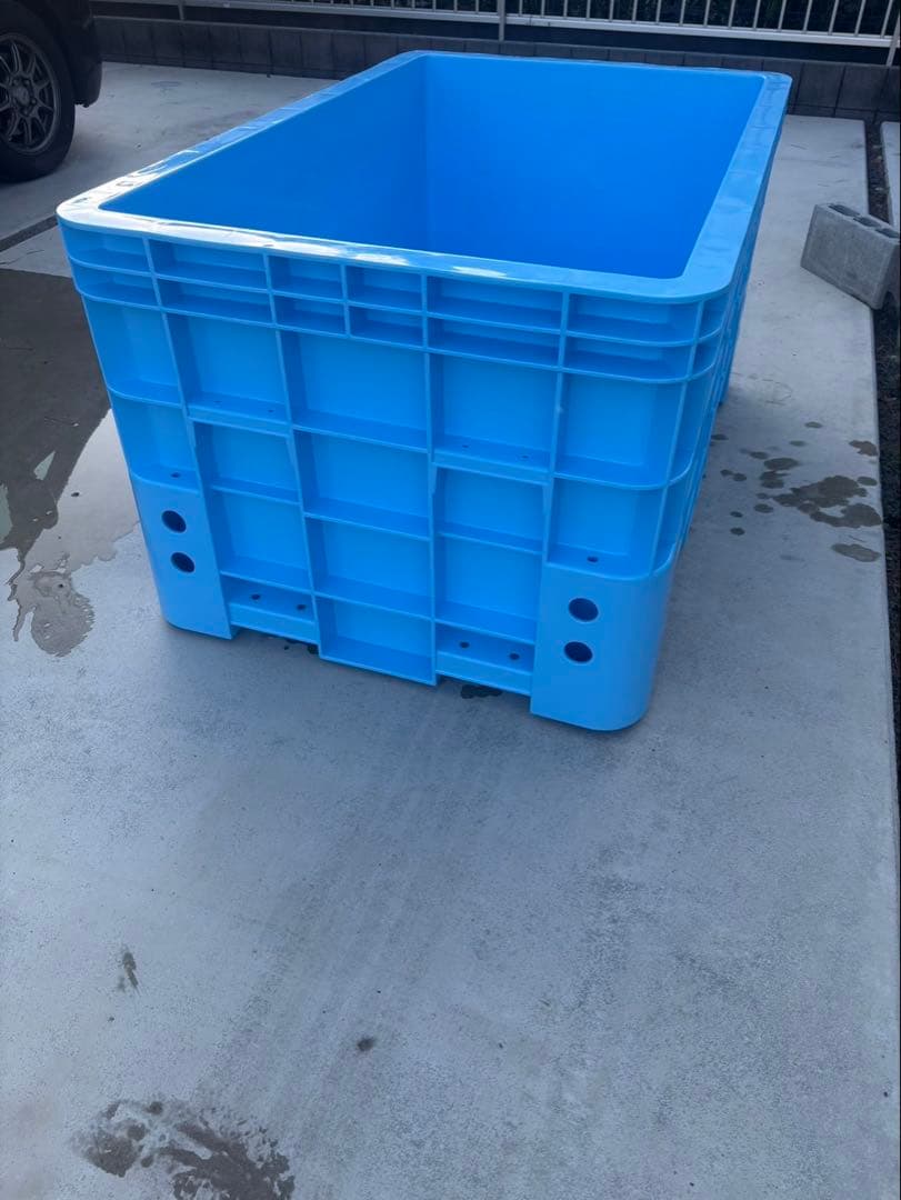 大型プラスチック水槽 ライトブルー