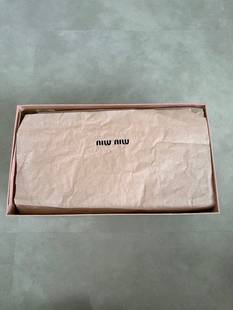 【miu miu 】エナメル レッド メリージェーンシューズ　mary jane