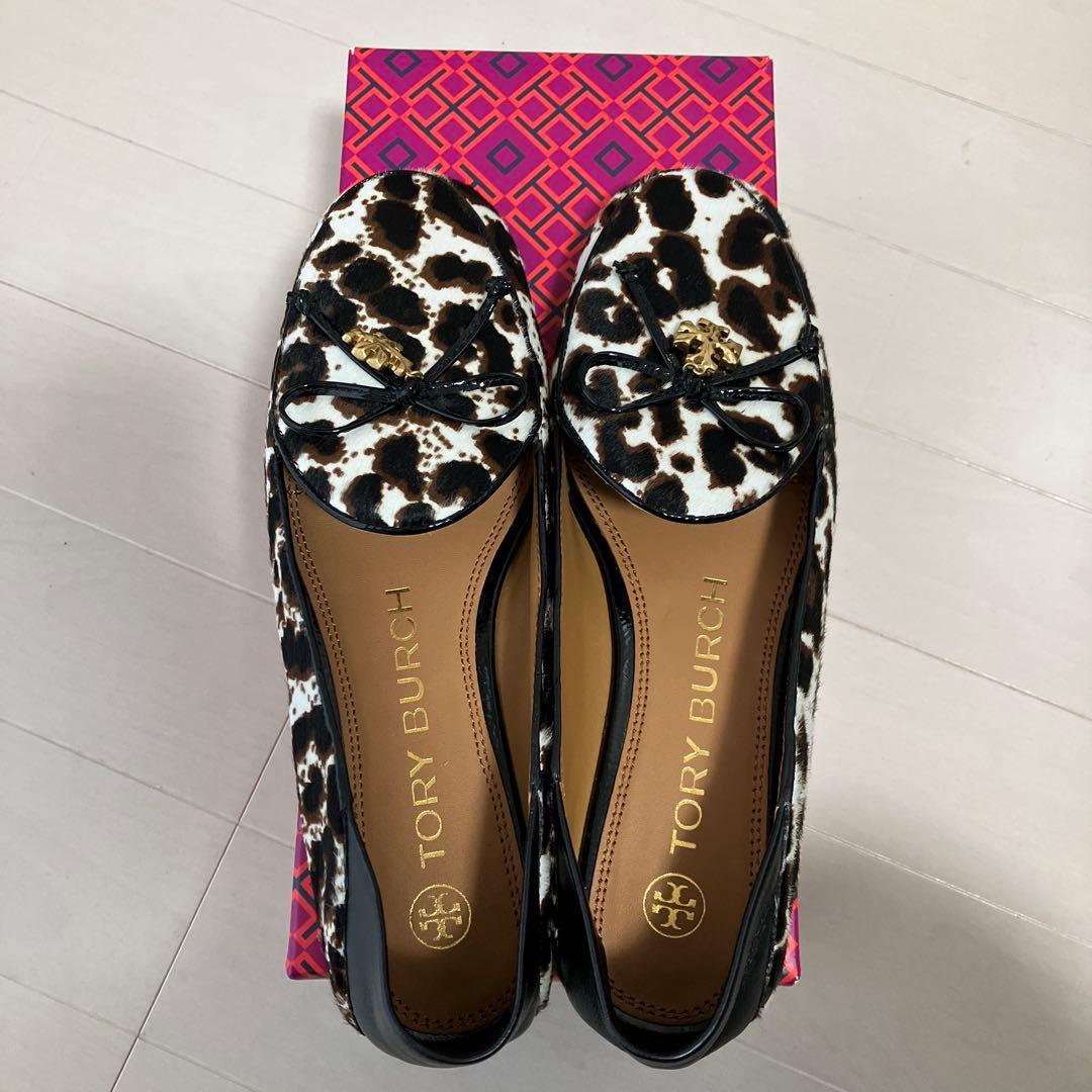 靴 T o r y B u r c h