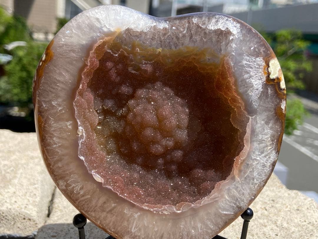 【健康・長寿・子宝】瑪瑙シュガーハート・お皿⭐️ブラウン⭐️N47 台座付き