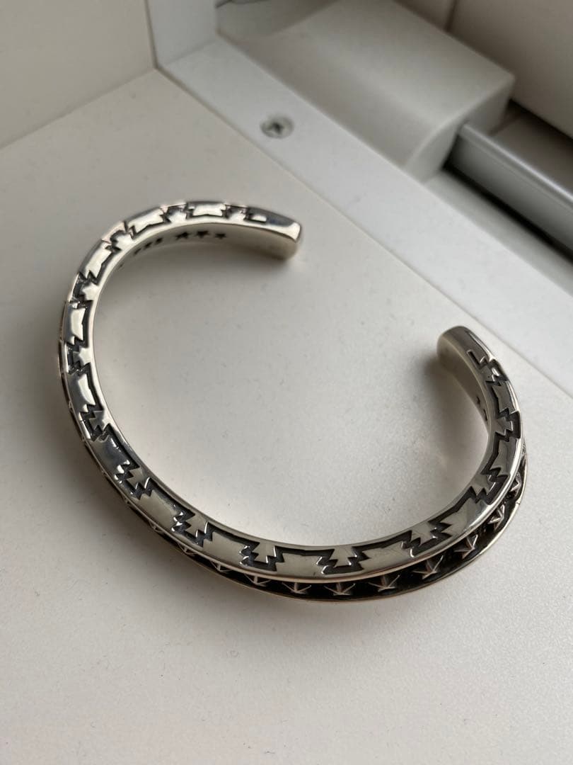 コディ・サンダーソン　ウェーブバングル