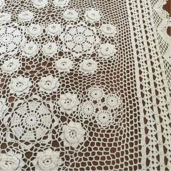 新品手編みレースマルチカバー