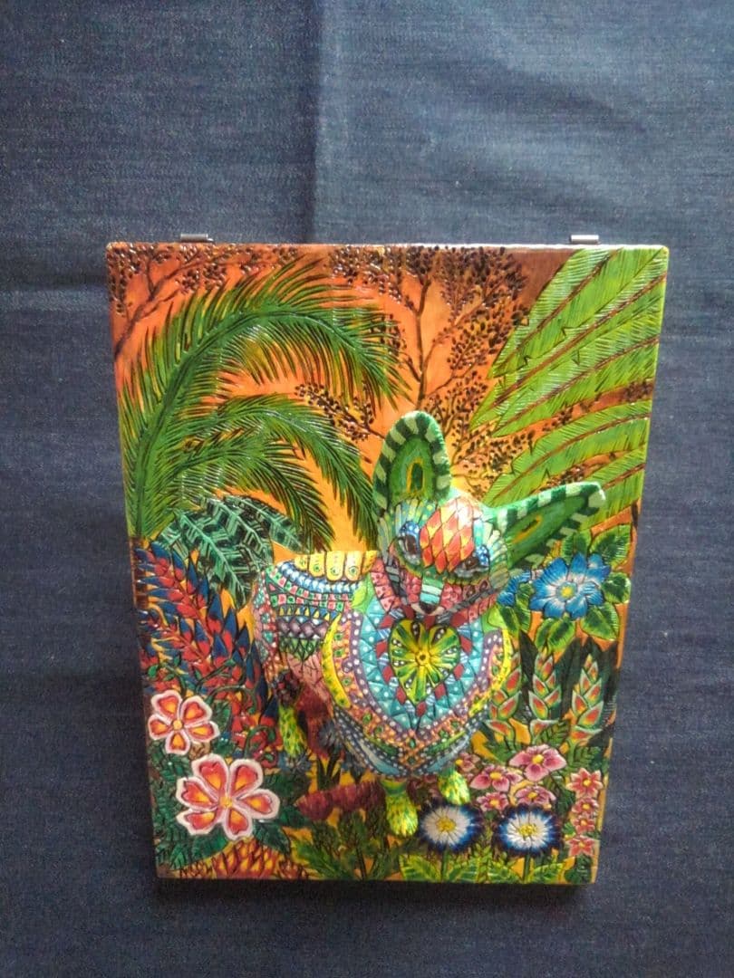 木彫りのアレブリヘ風 コーギーの3D壁掛け