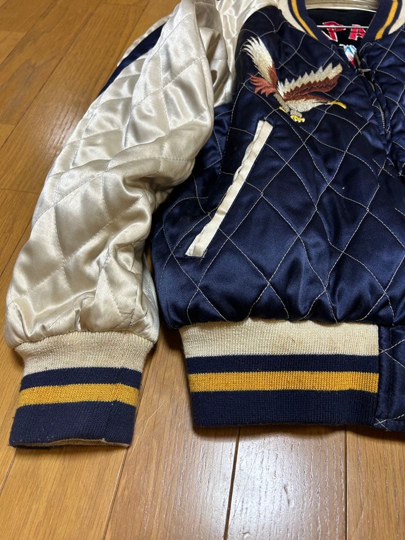 虎と鷲のリバーシブルスカジャン