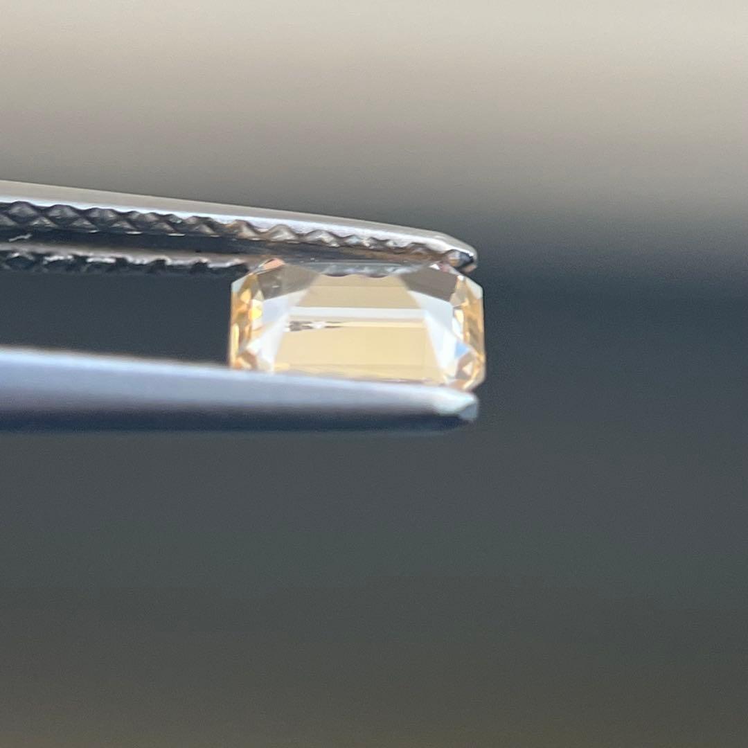 スリランカ産非加熱天然イエローブラウンサファイアルース