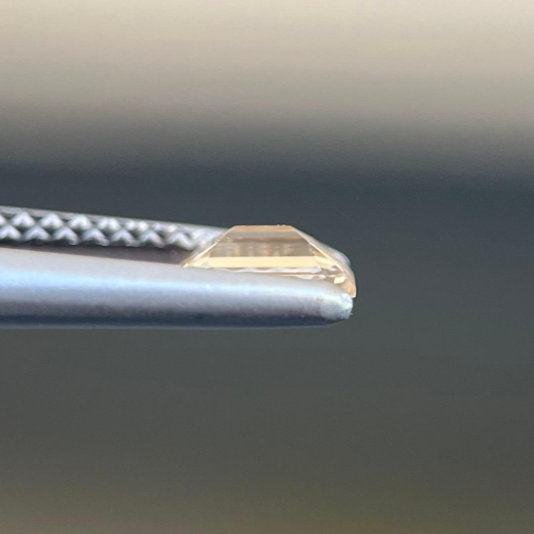 スリランカ産非加熱天然イエローブラウンサファイアルース