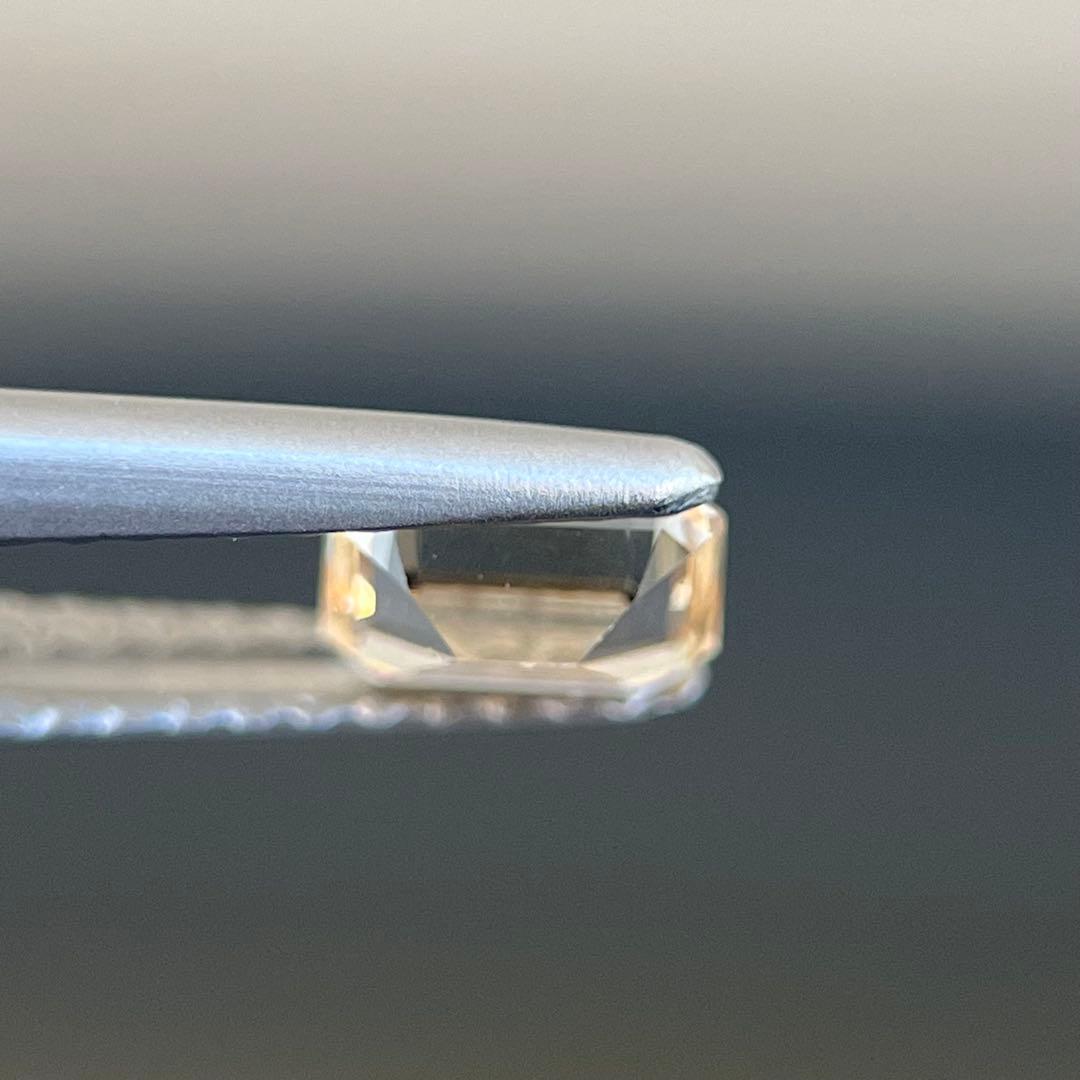 スリランカ産非加熱天然イエローブラウンサファイアルース