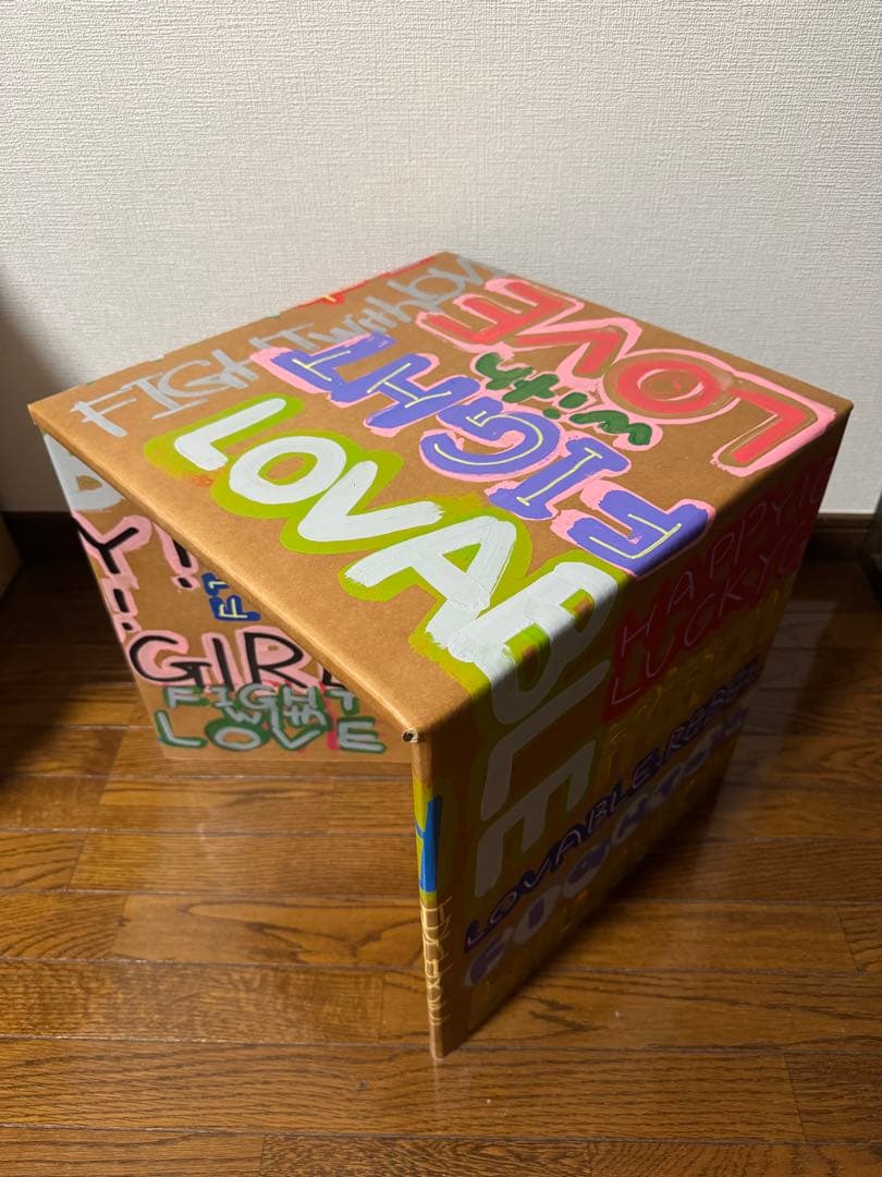 イス black and pink market market限定