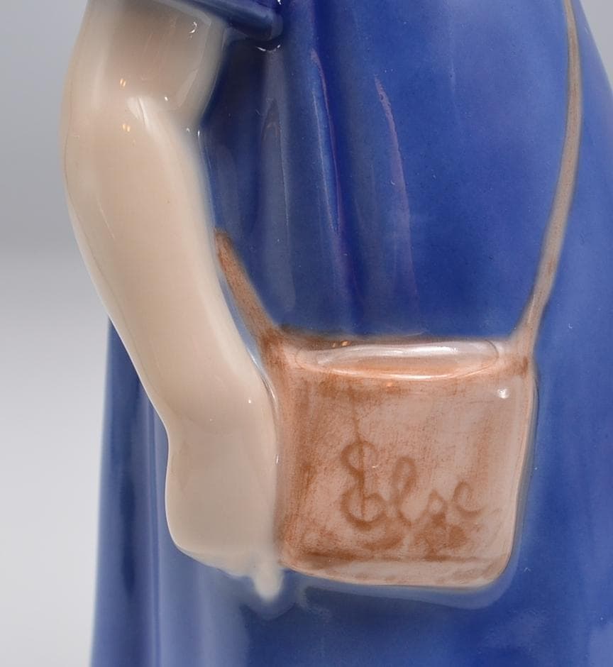 青いドレスの少女　ELSE　No.9　★B＆G（ロイヤルコペンハーゲン）　絶版