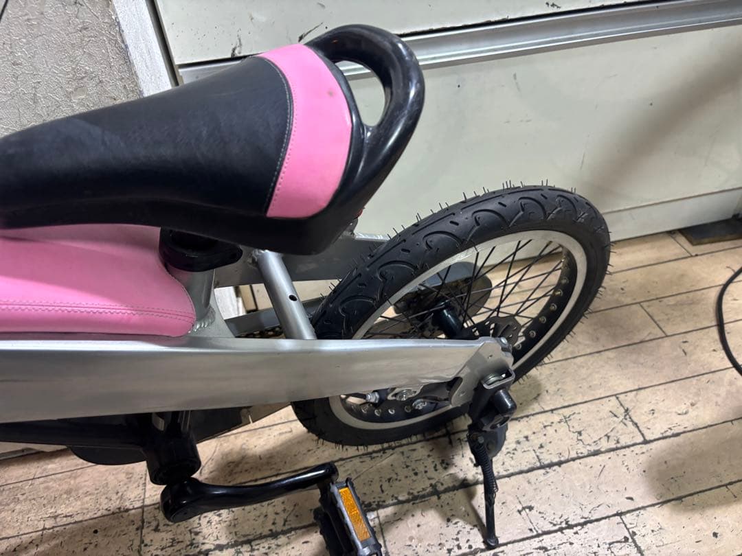 Mercedes-Benz メルセデスベンツ子供用自転車 シルバー/ピンク