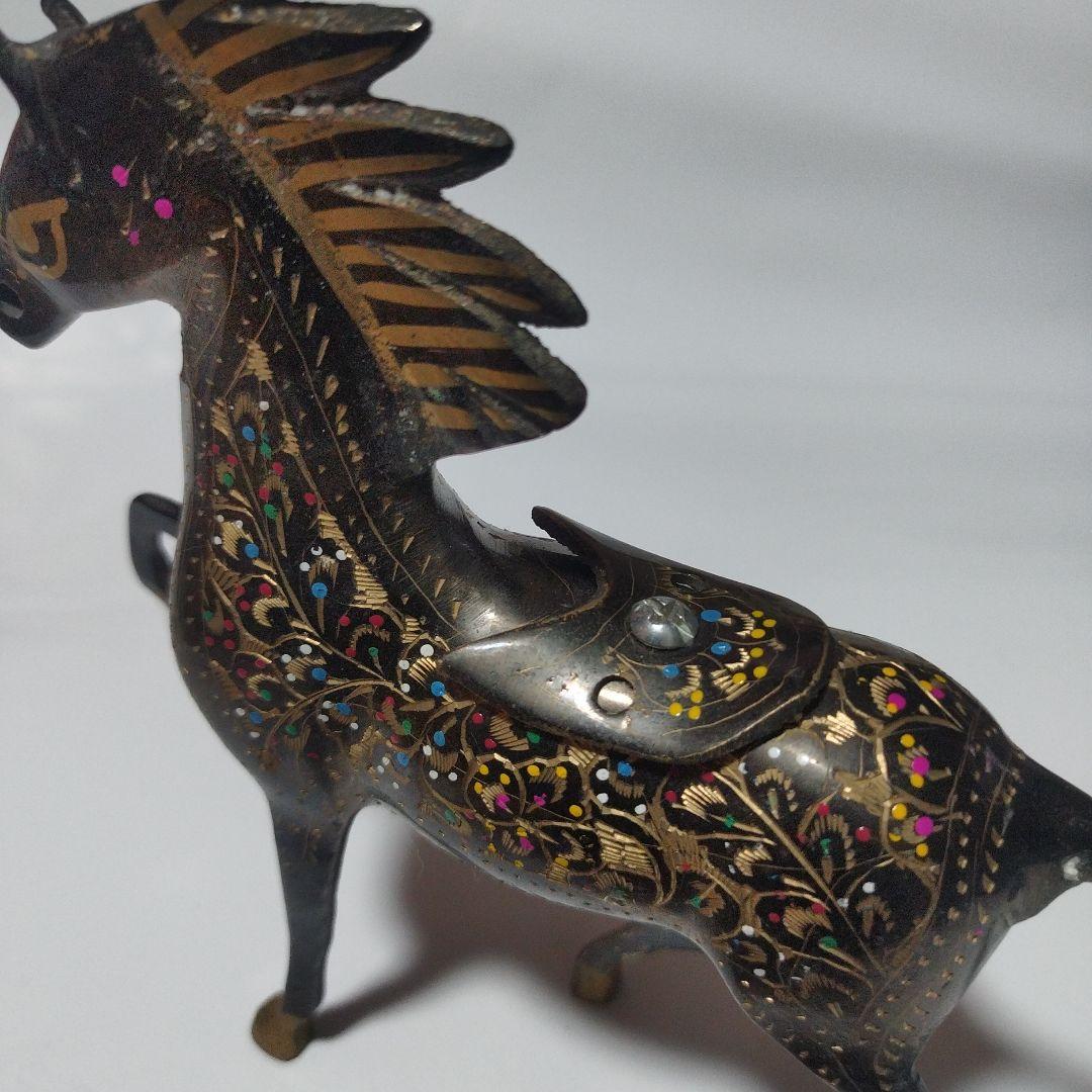 アンテーク　装飾的な金属製馬の彫刻